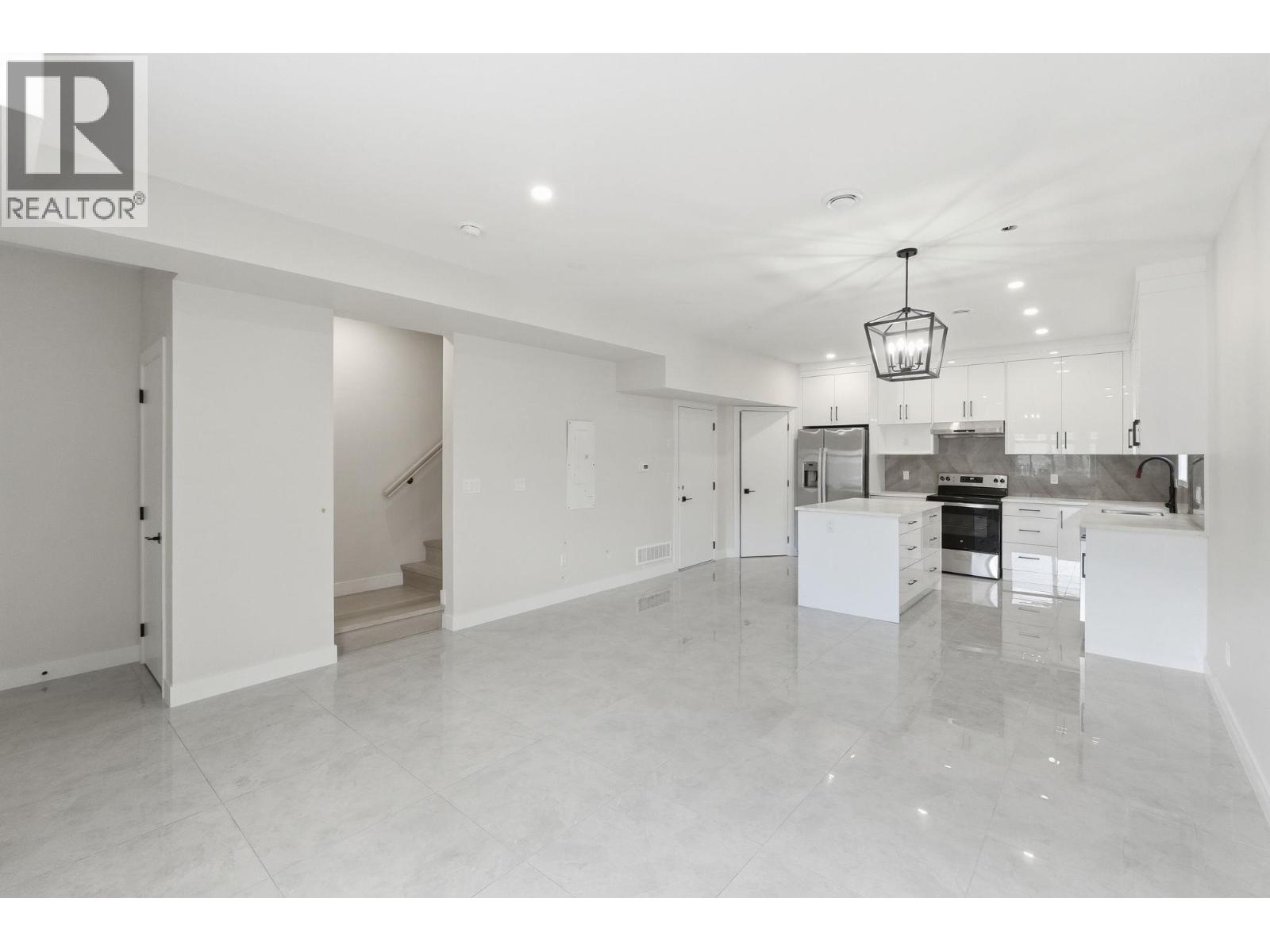 722 Coopland Crescent Unit# 4