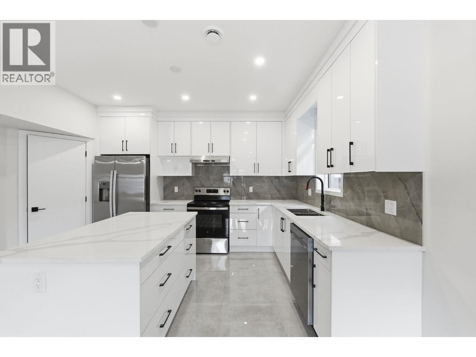 722 Coopland Crescent Unit# 4