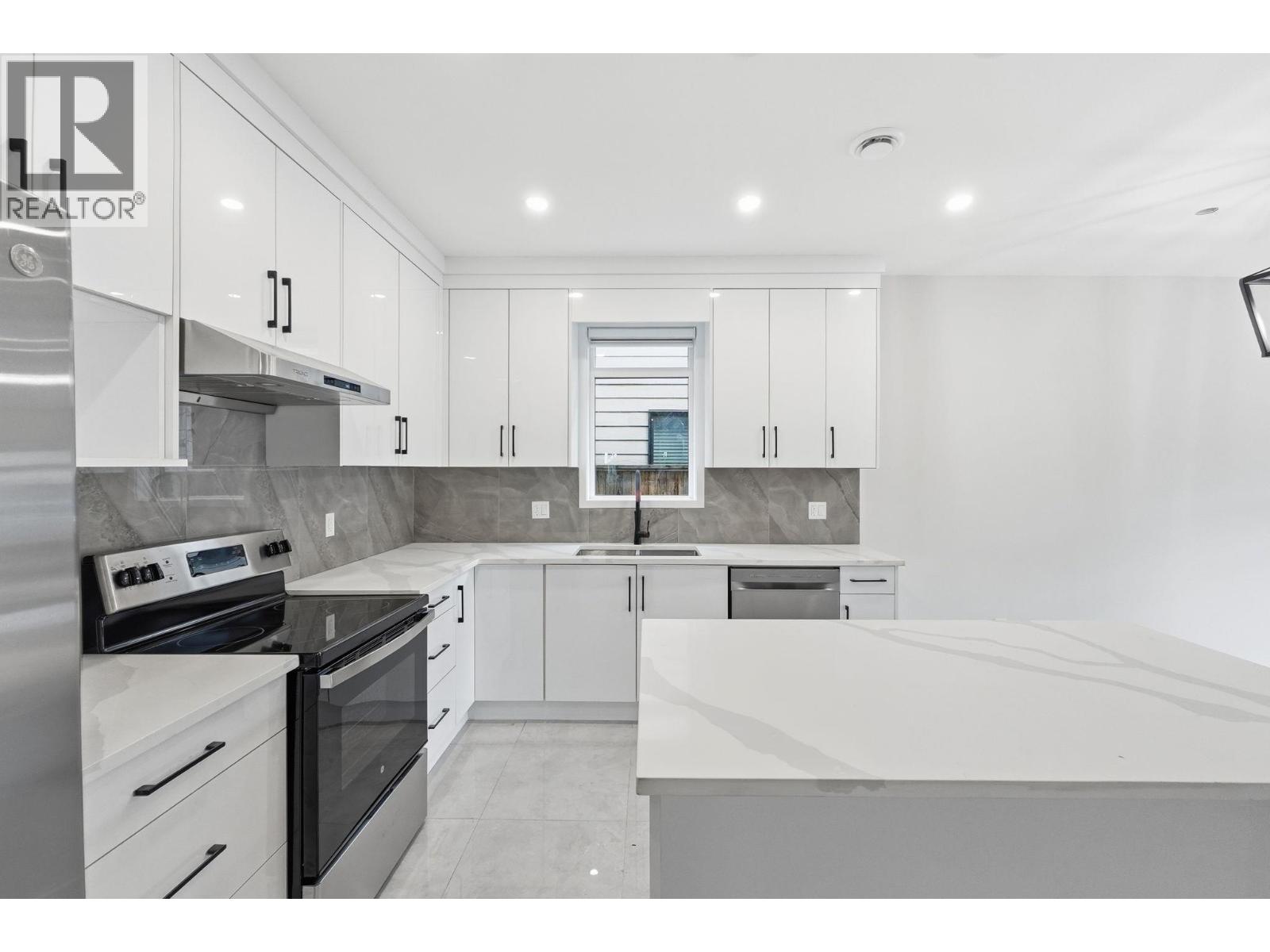 722 Coopland Crescent Unit# 4
