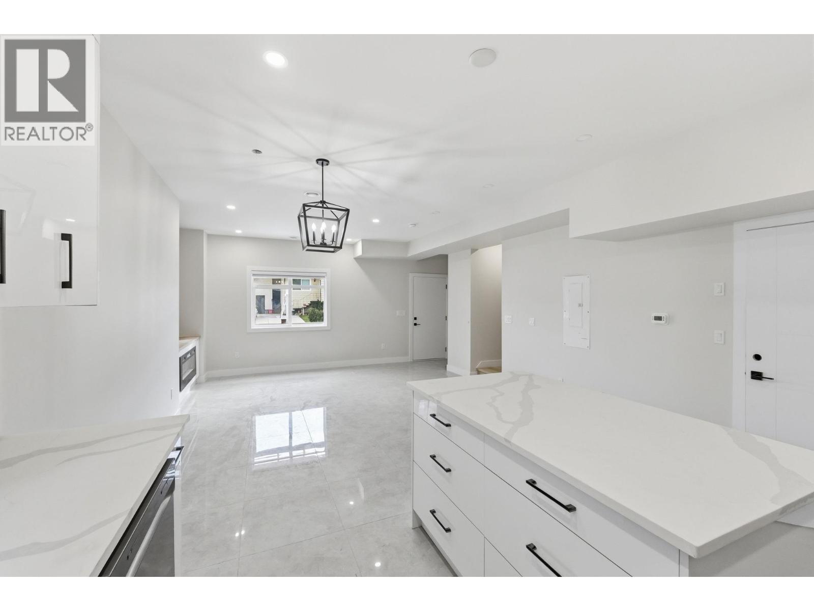722 Coopland Crescent Unit# 4