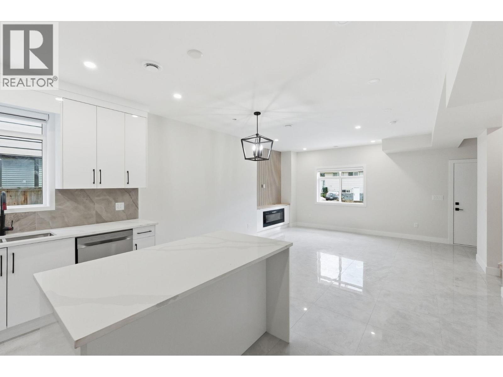 722 Coopland Crescent Unit# 4
