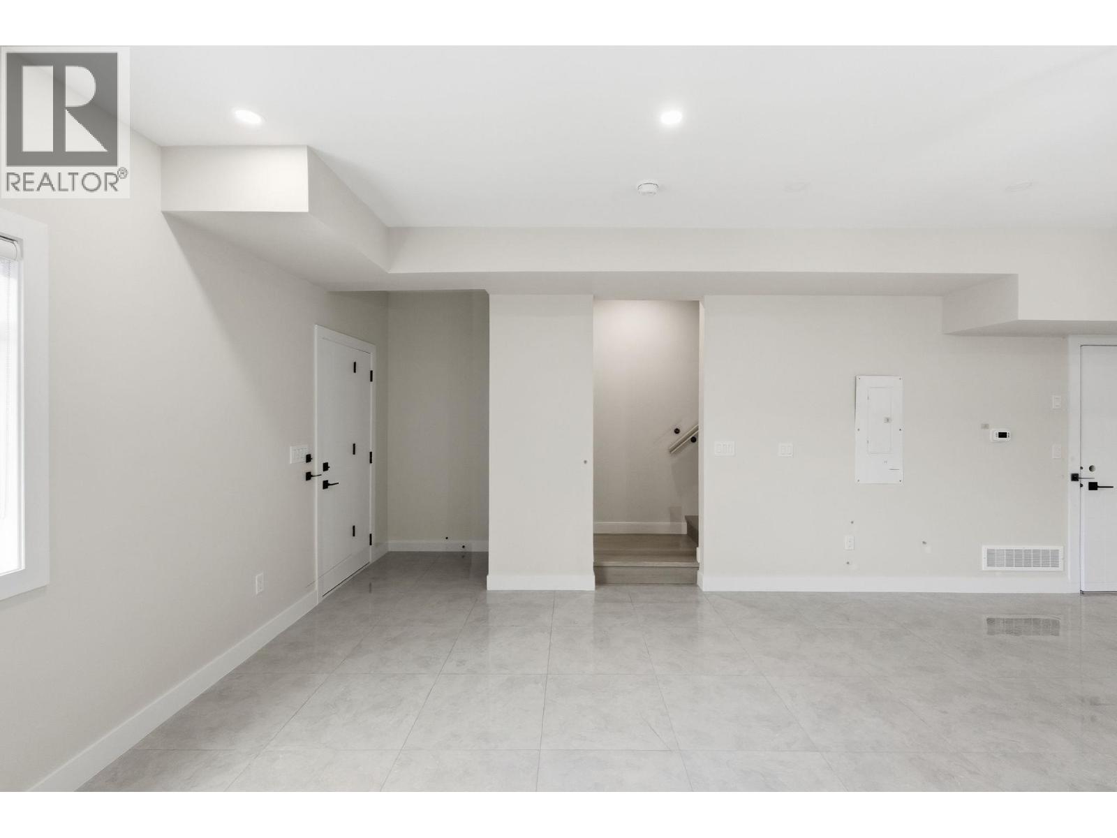 722 Coopland Crescent Unit# 4