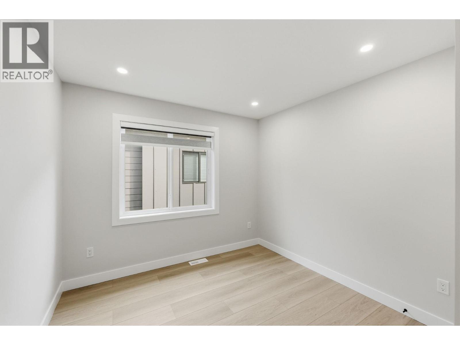 722 Coopland Crescent Unit# 4