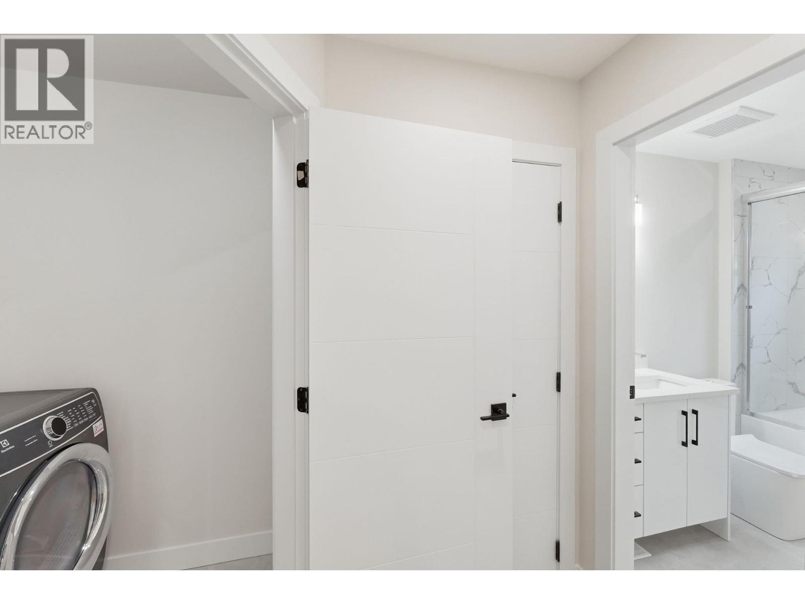 722 Coopland Crescent Unit# 4