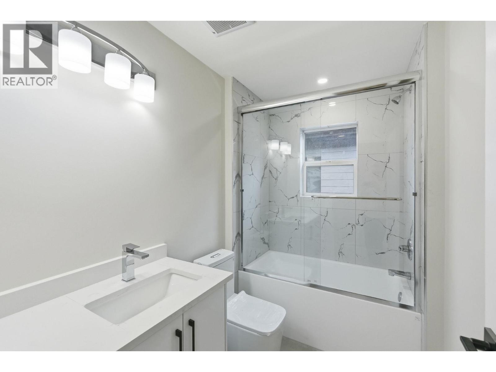 722 Coopland Crescent Unit# 4