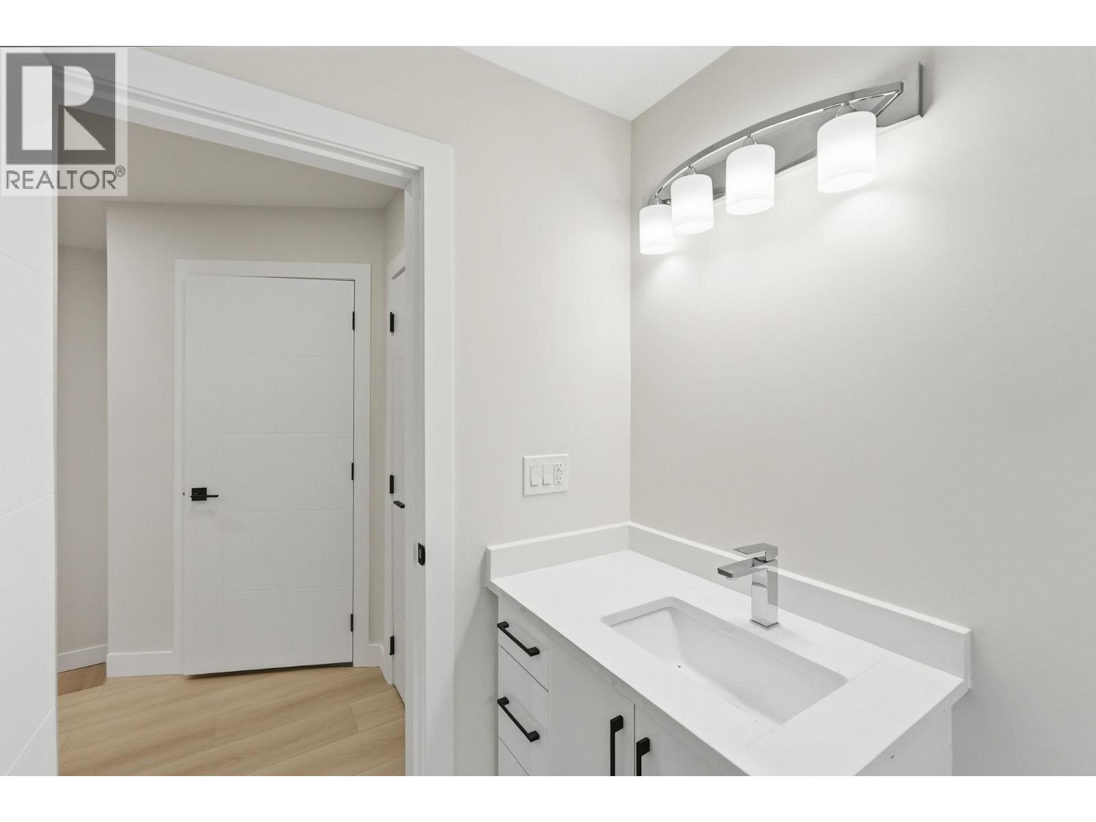 722 Coopland Crescent Unit# 4