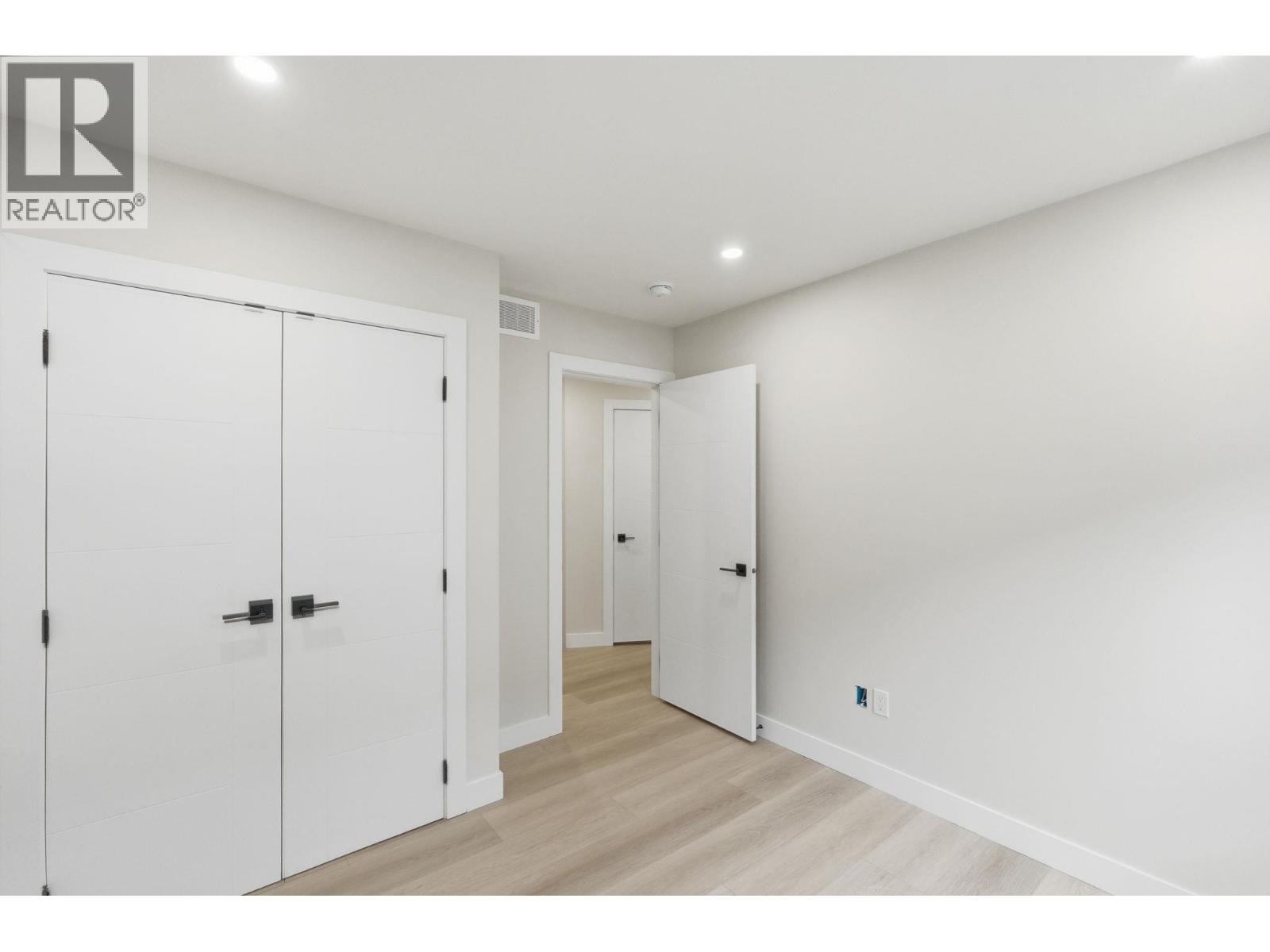 722 Coopland Crescent Unit# 4