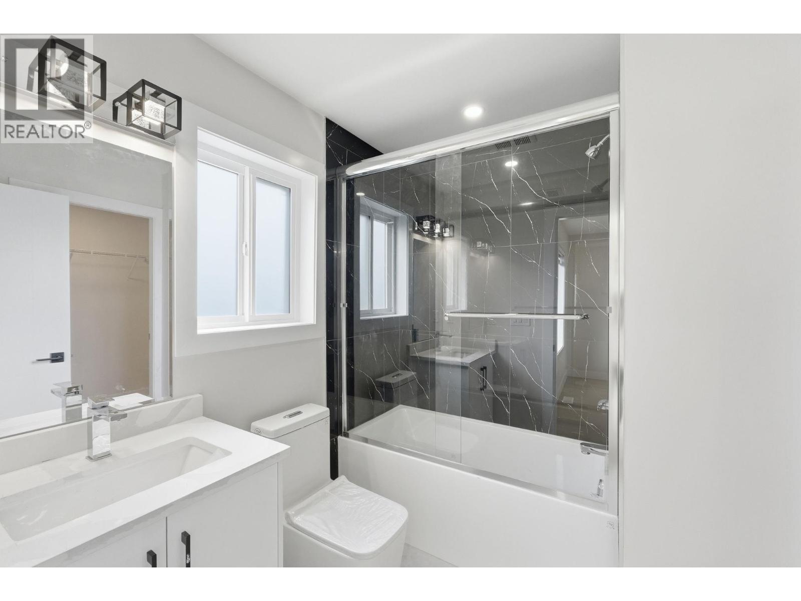 722 Coopland Crescent Unit# 4