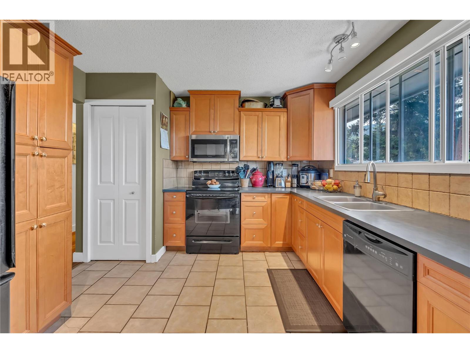 3269 McIver Road W