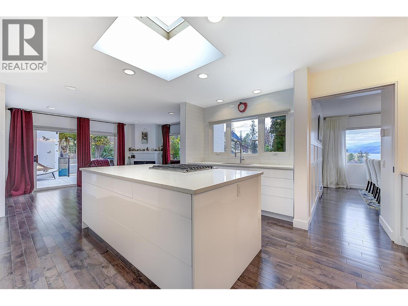 15 Traders Cove Road