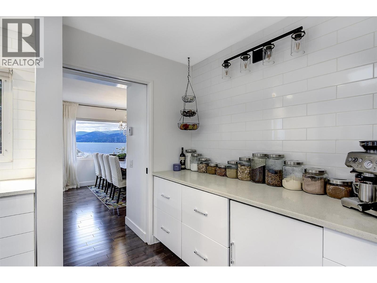 15 Traders Cove Road
