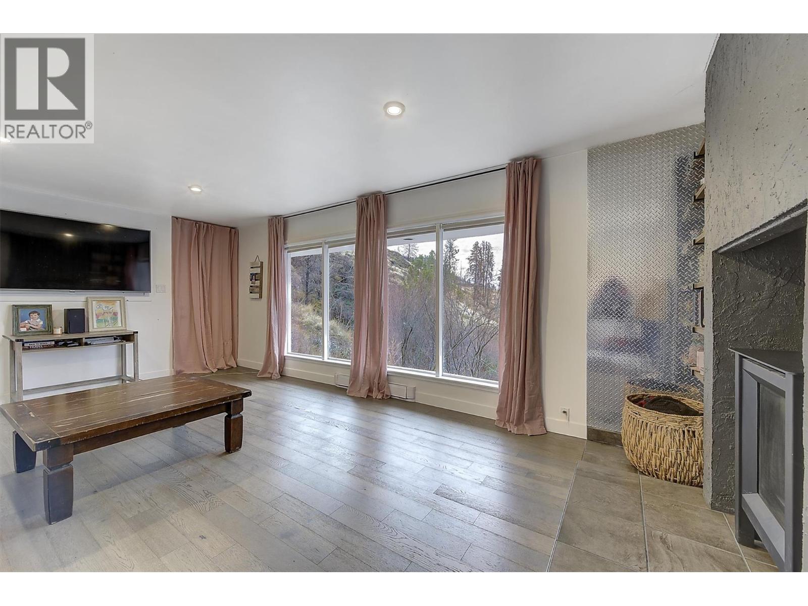 15 Traders Cove Road