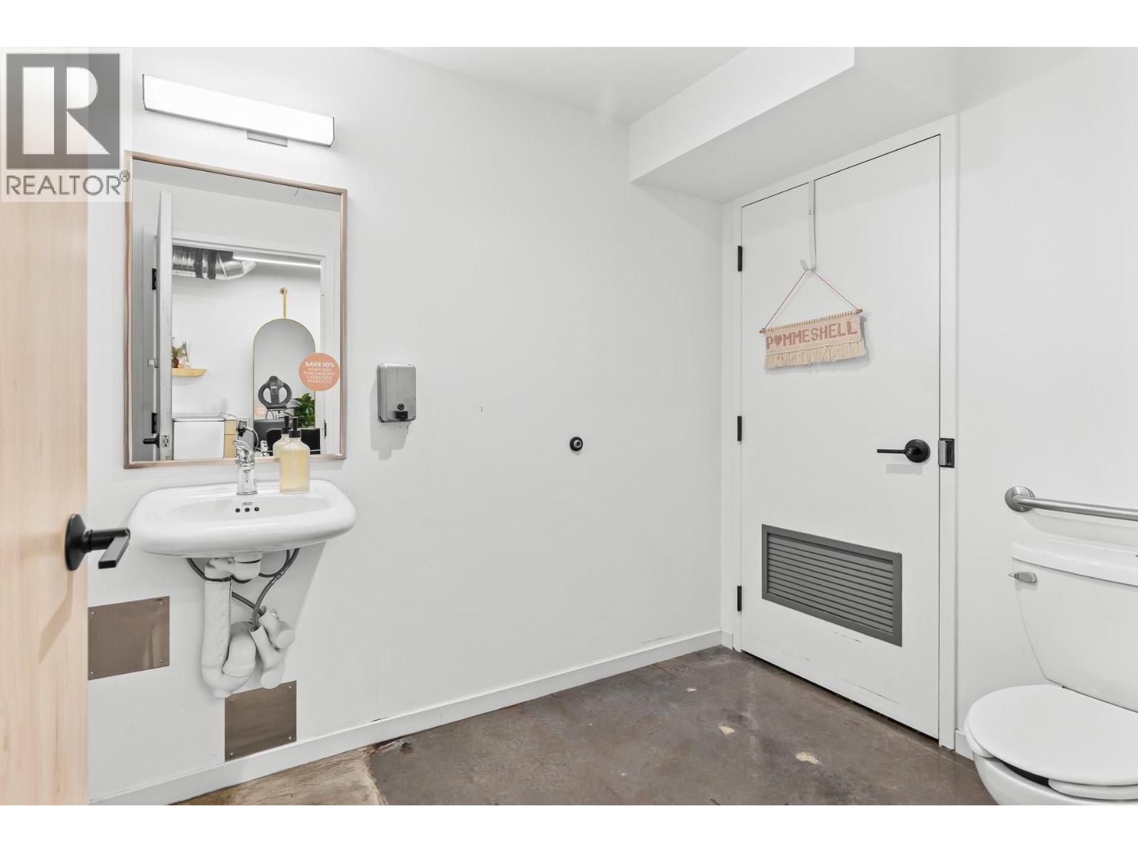 815 Vaughan Avenue Unit# 103