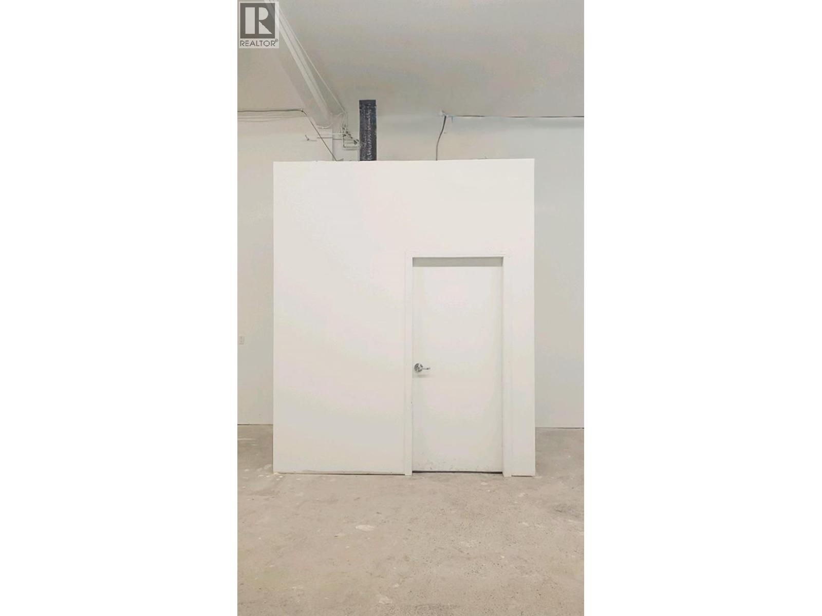 880 Leathead Road Unit# 4