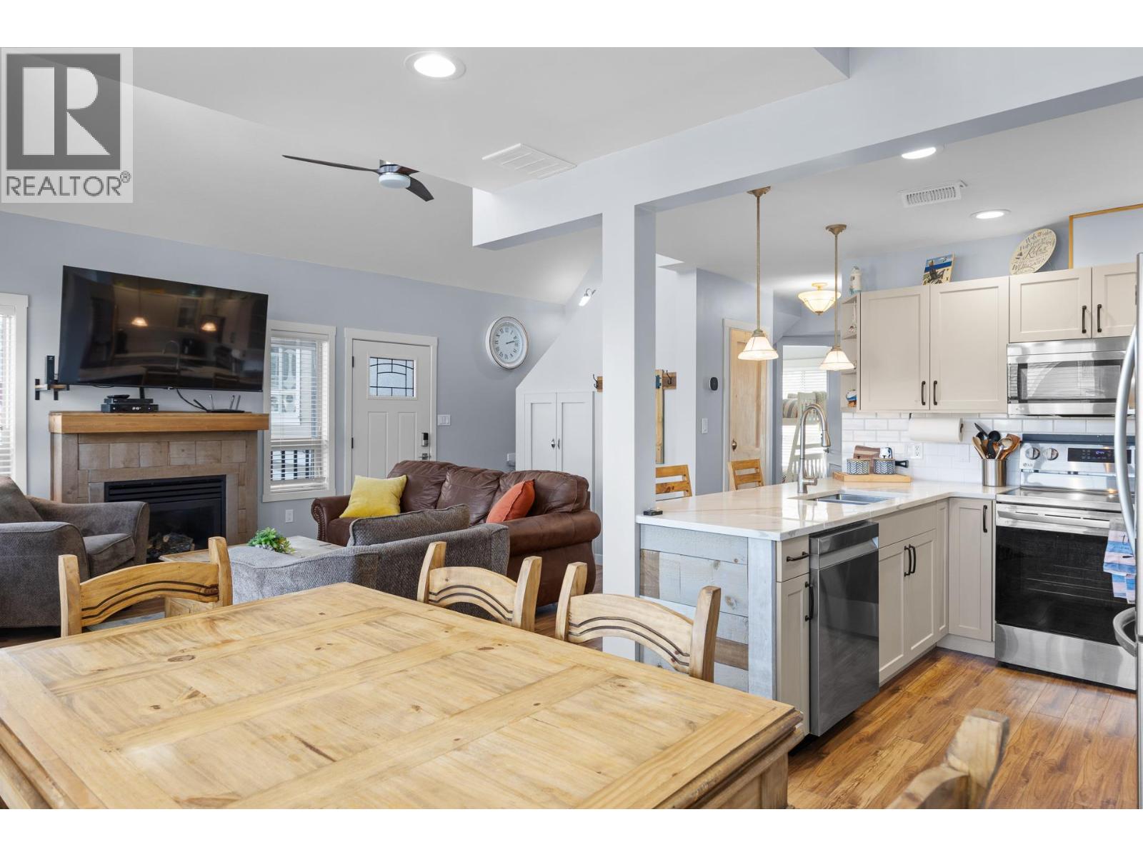 6844 Santiago Loop