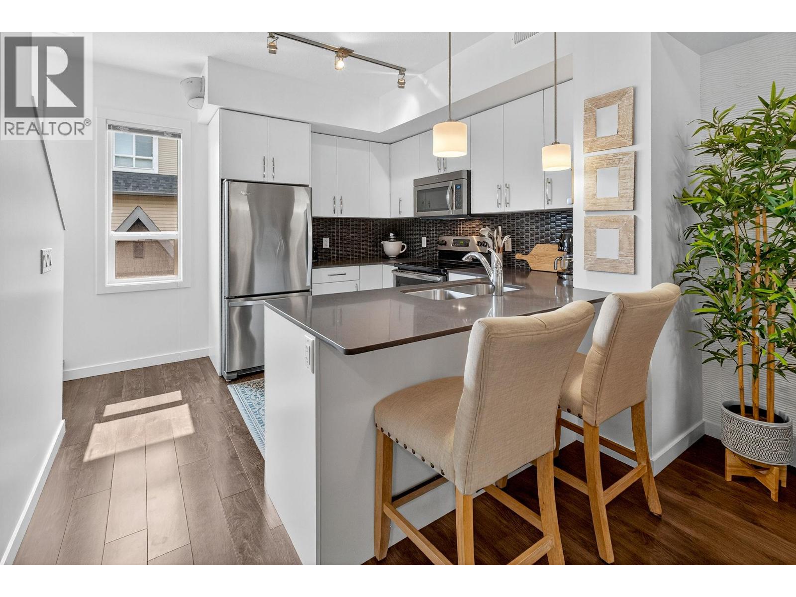 680 Old Meadows Road Unit# 30