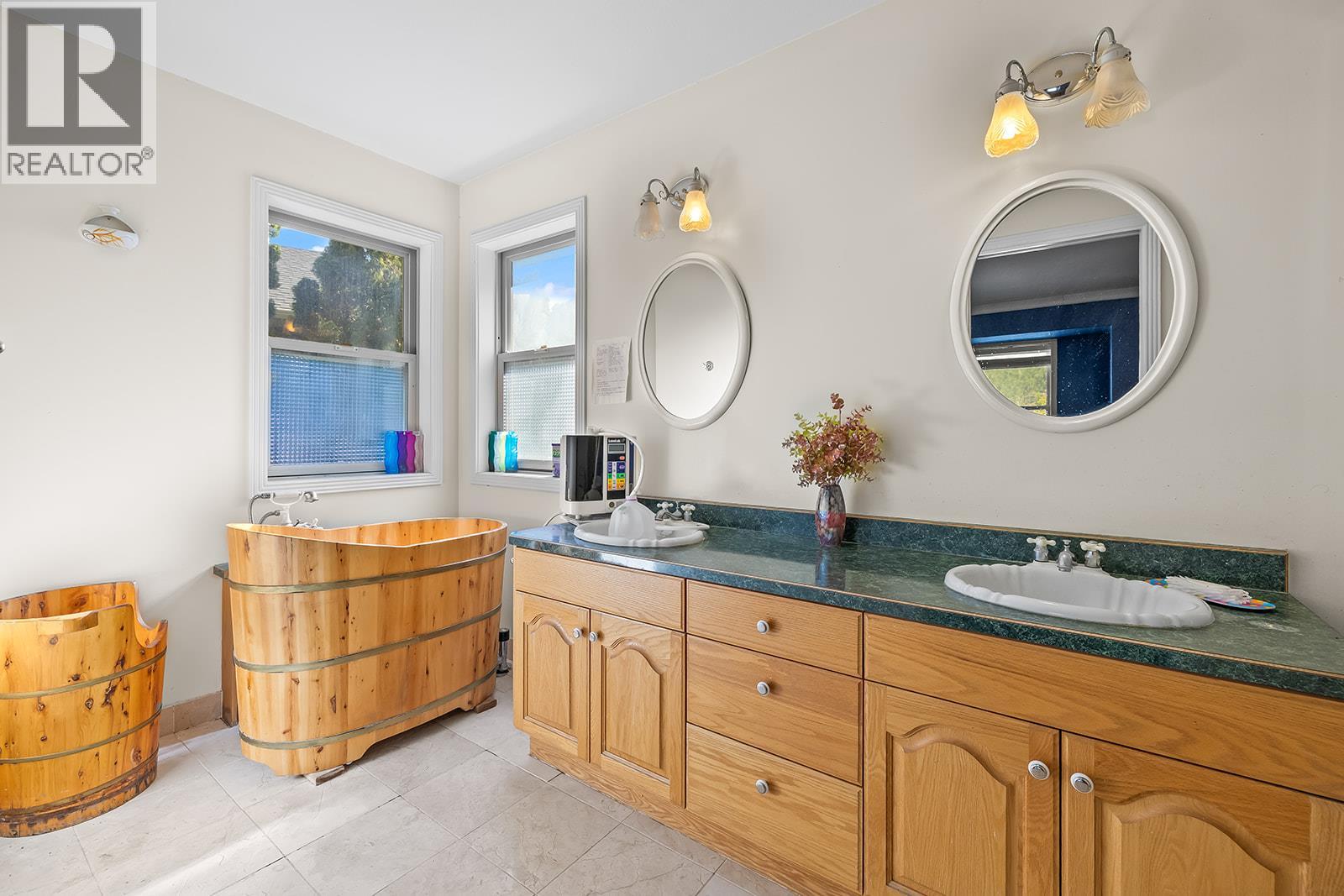 1282 Lakeview Cove Place