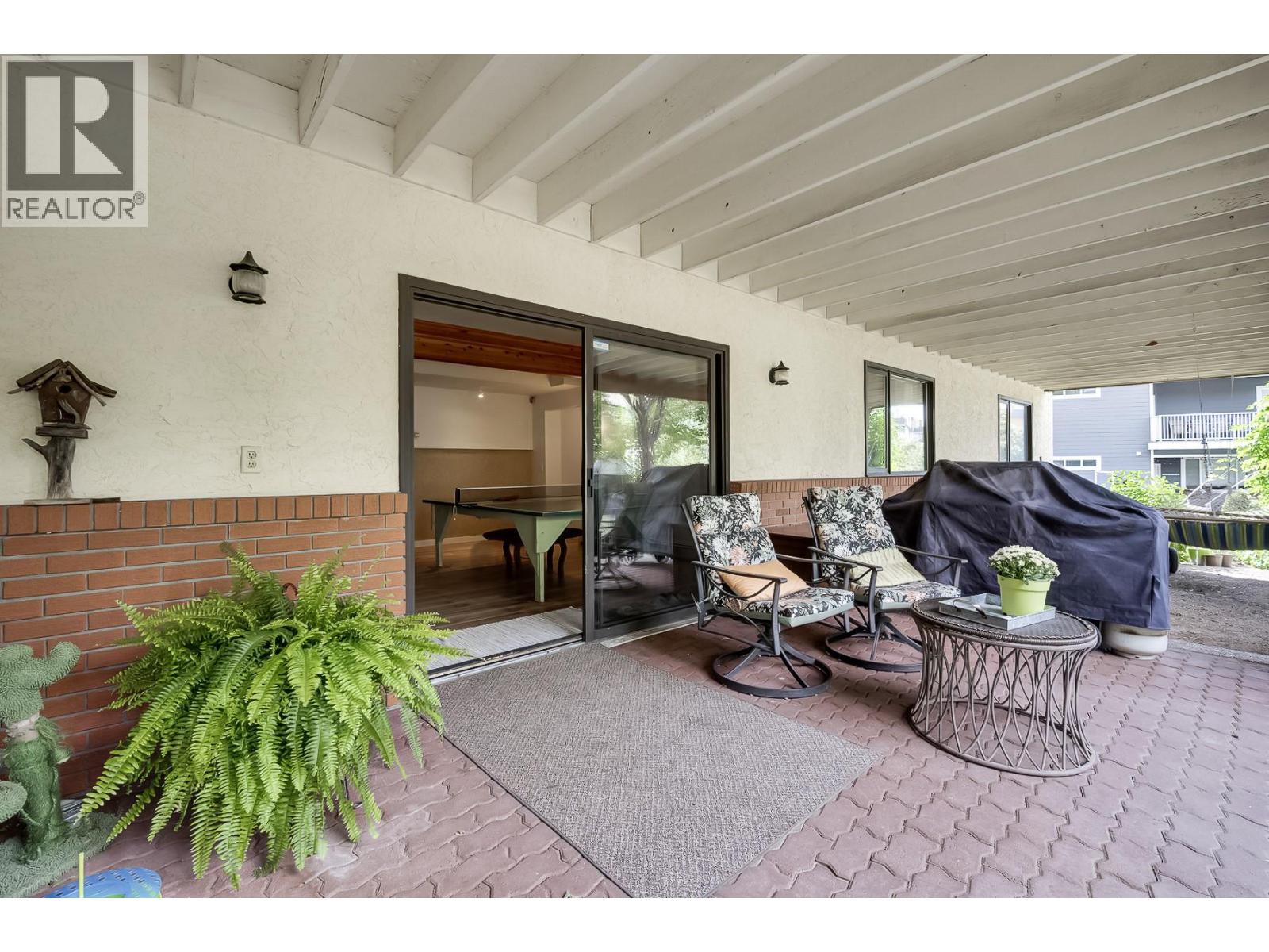 1590 Willow Crescent
