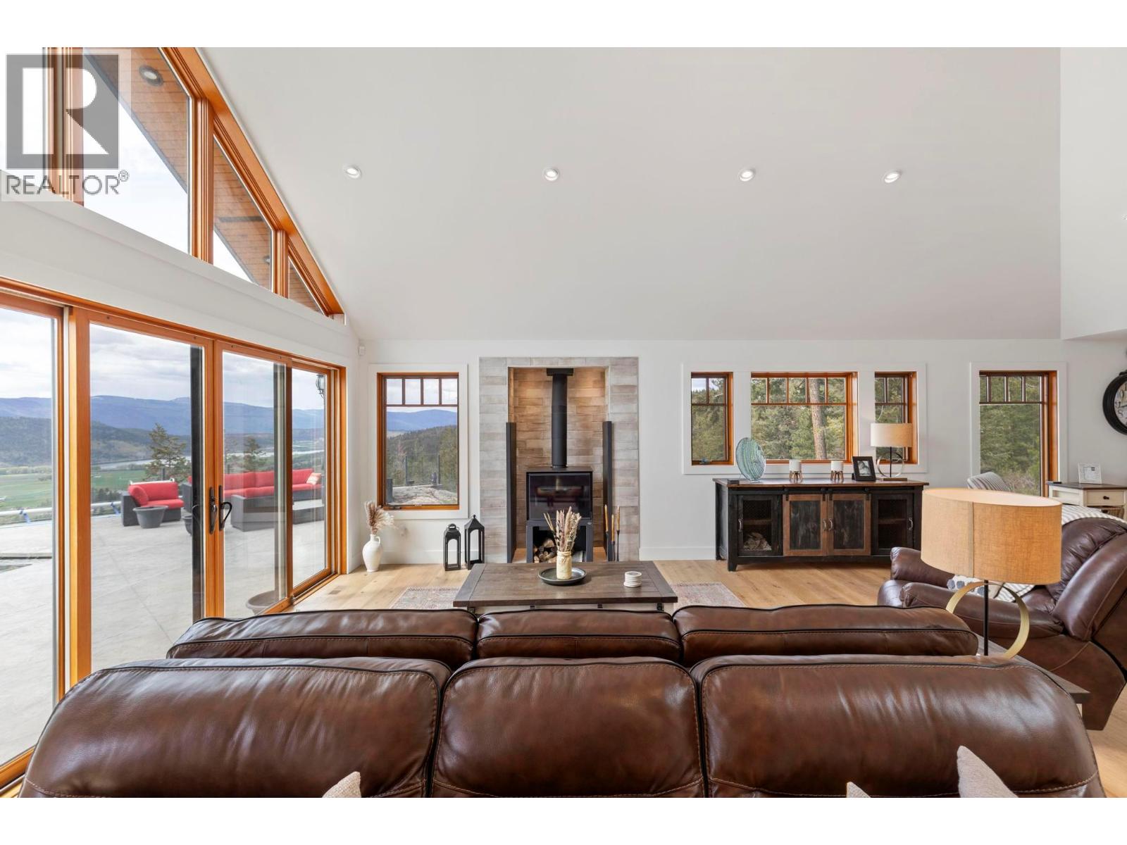 5774 Deadpine Drive