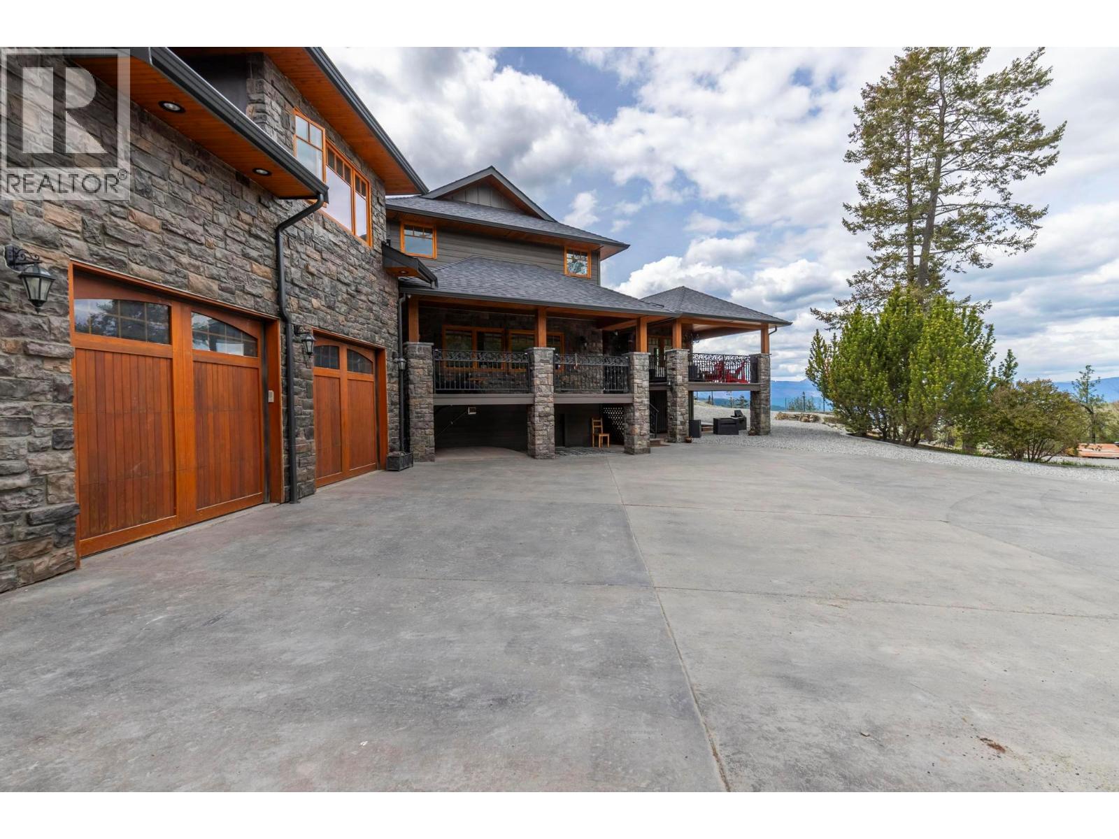 5774 Deadpine Drive