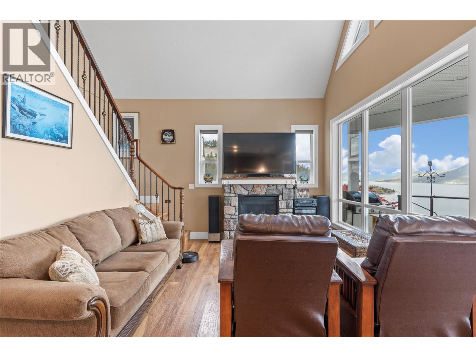 6754 La Palma Loop