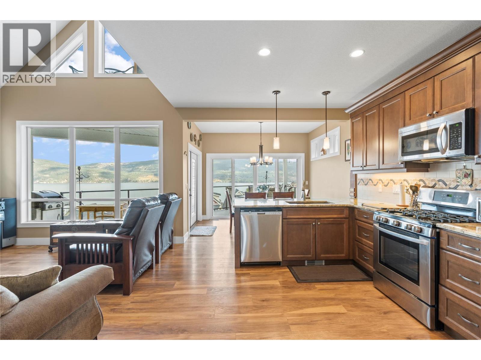 6754 La Palma Loop
