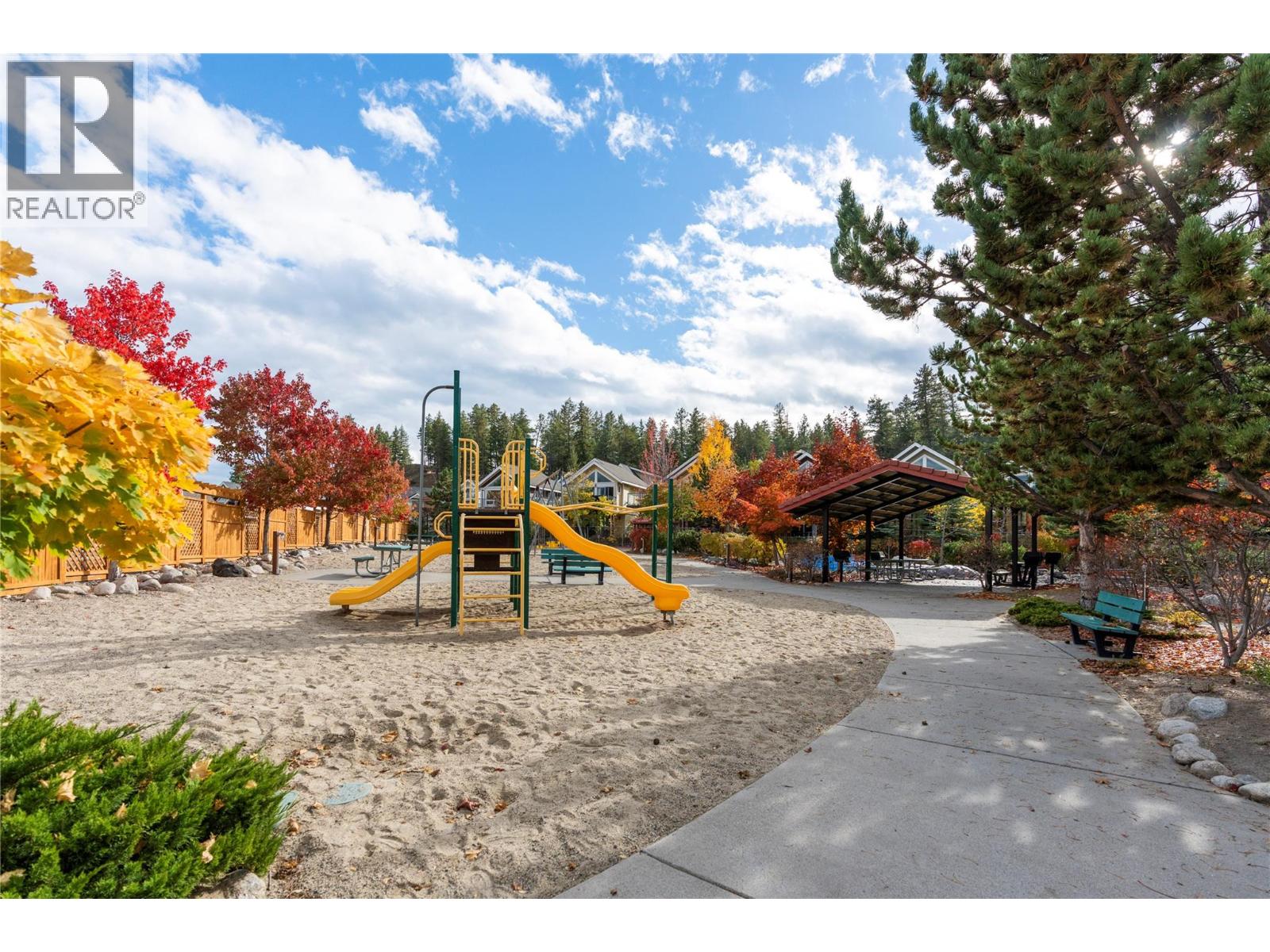 6754 La Palma Loop
