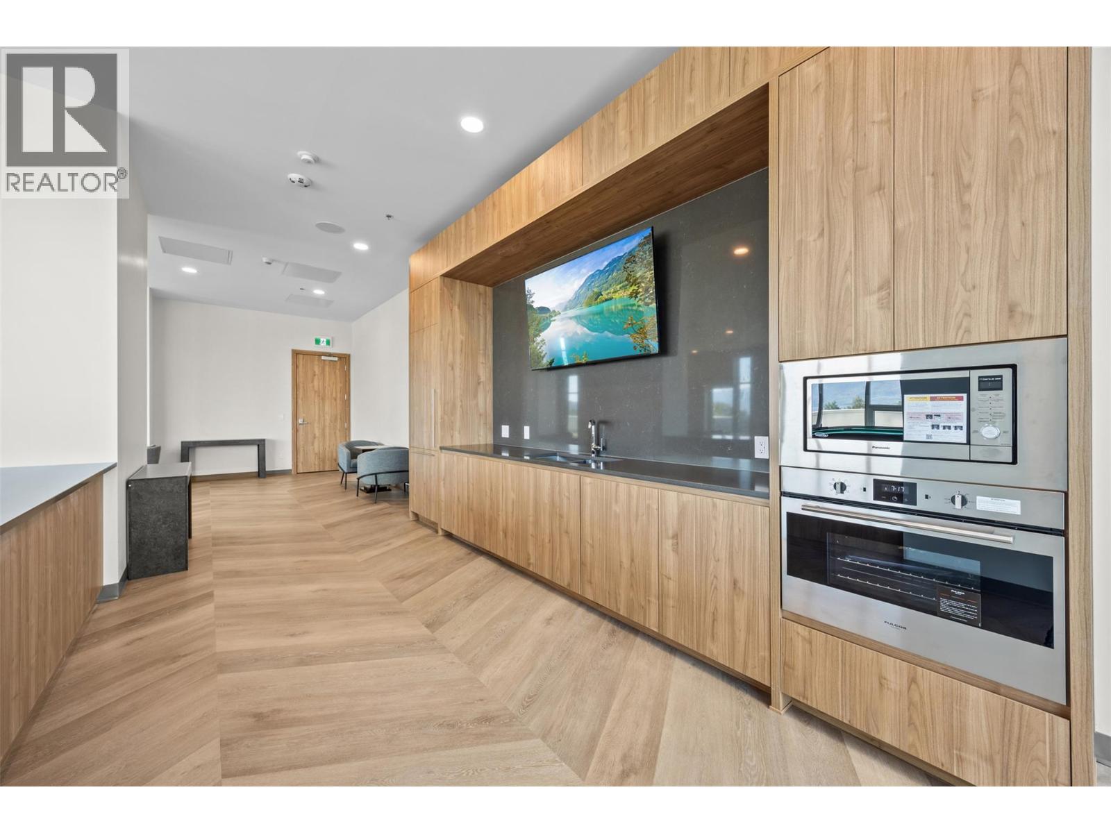 238 Leon Avenue Unit# 1808