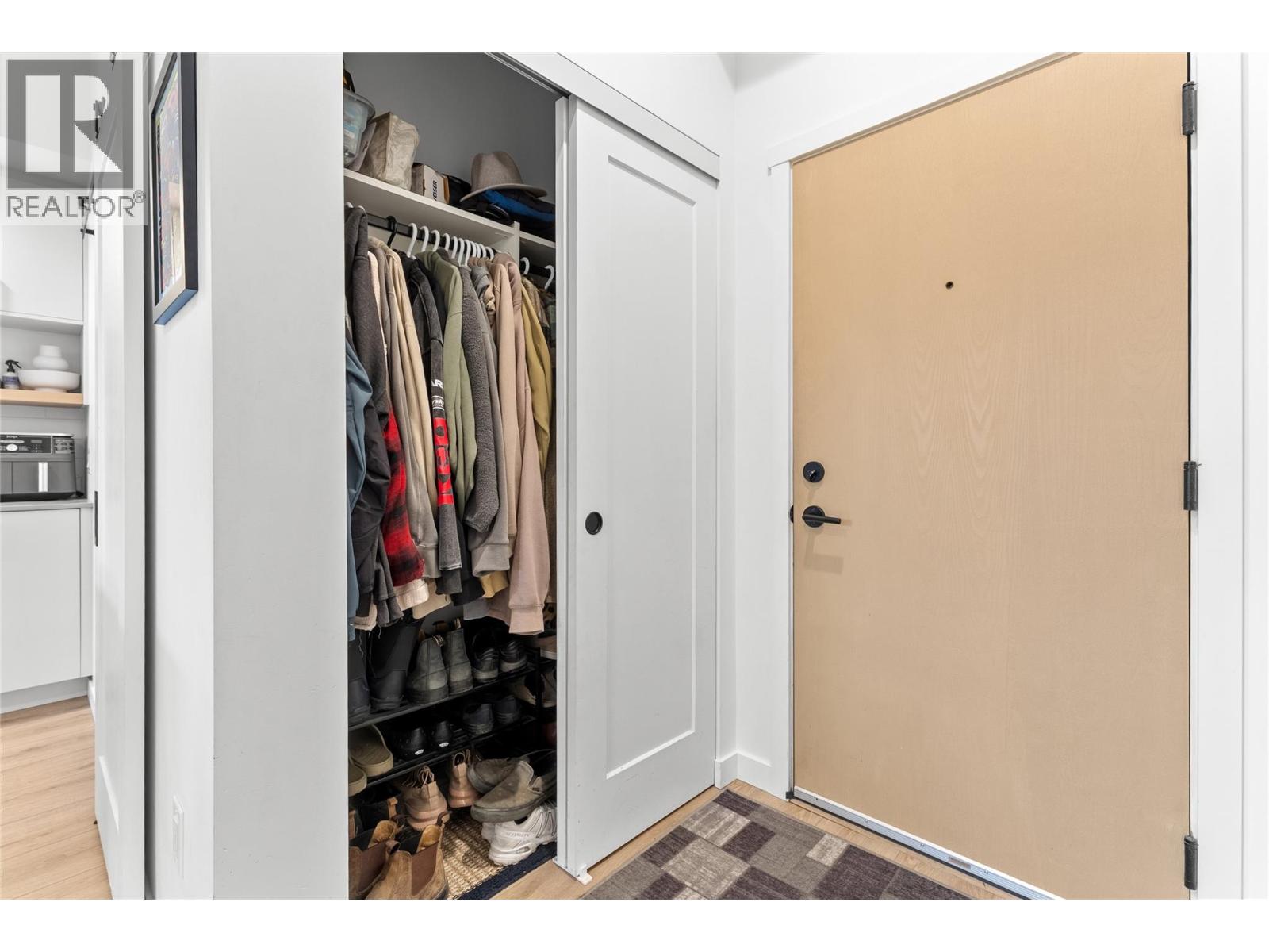 660 Cawston Avenue N Unit# 609