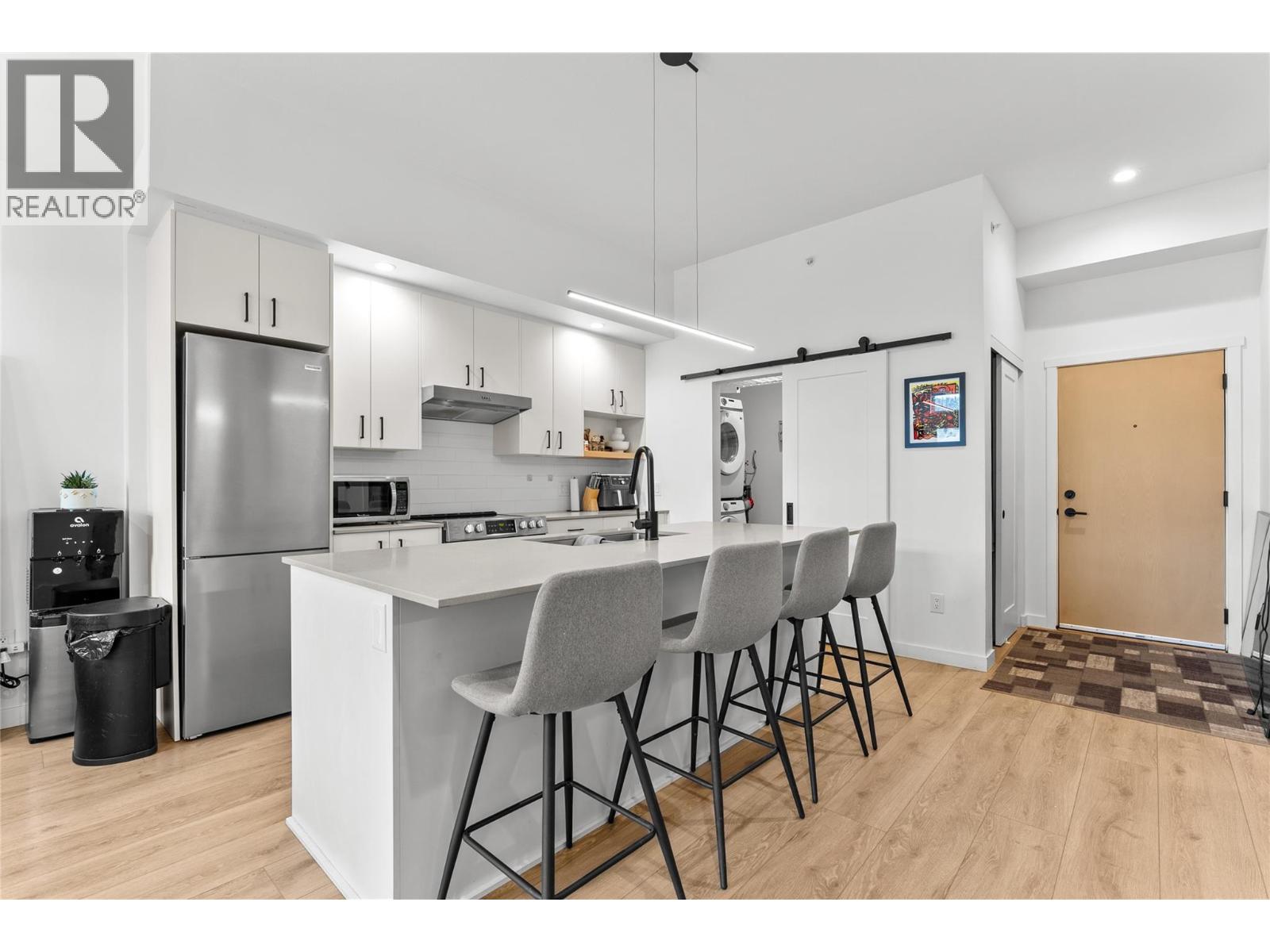 660 Cawston Avenue N Unit# 609