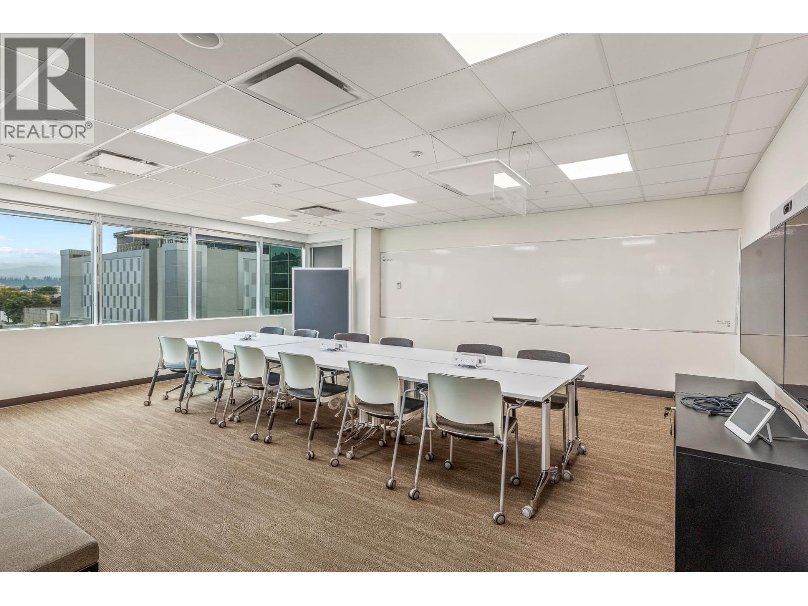 1628 Dickson Avenue Unit# 300
