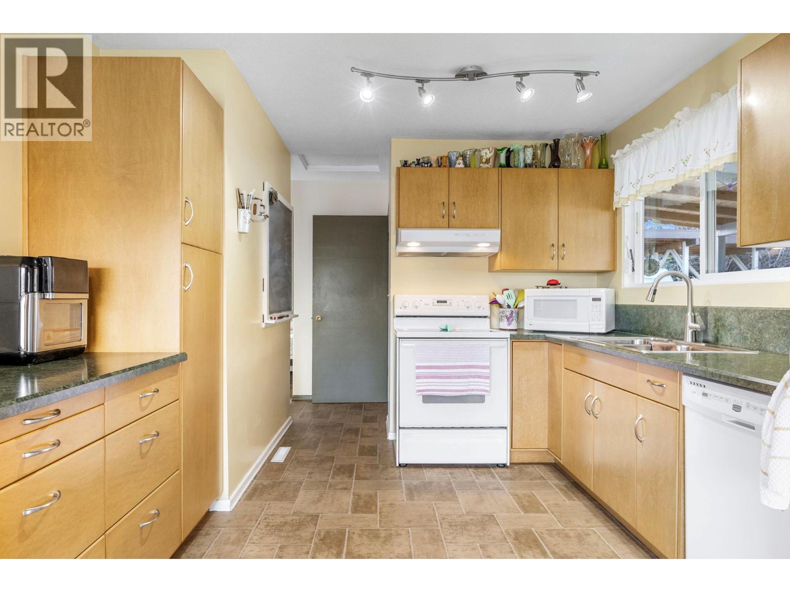 2429 Gosset Road