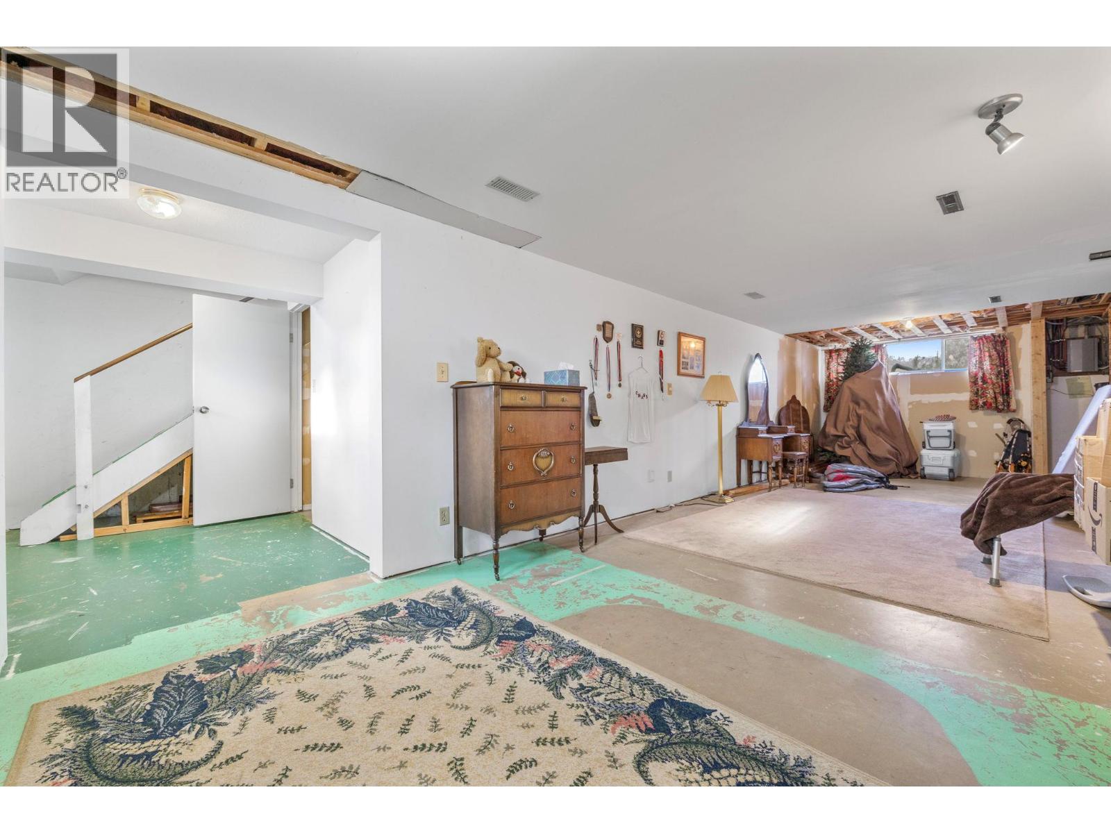 2429 Gosset Road