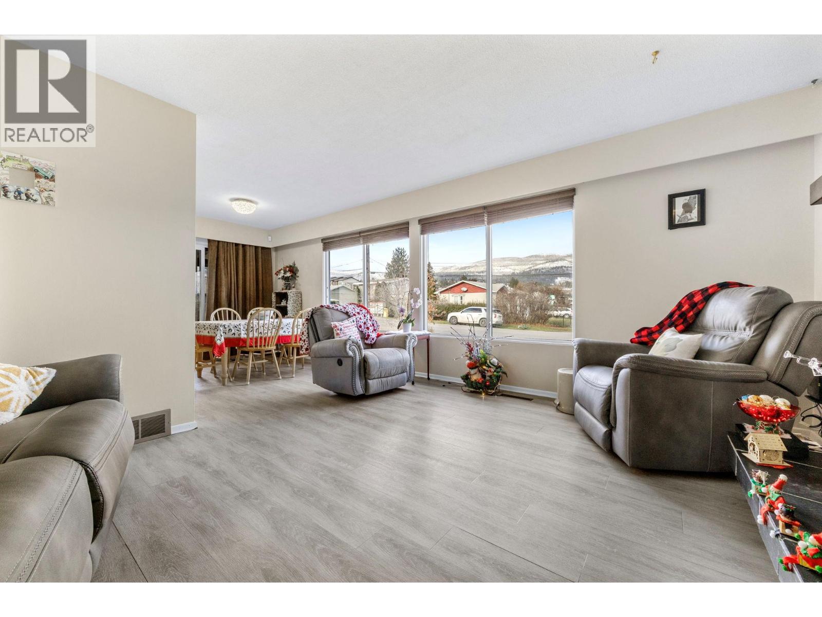 2429 Gosset Road