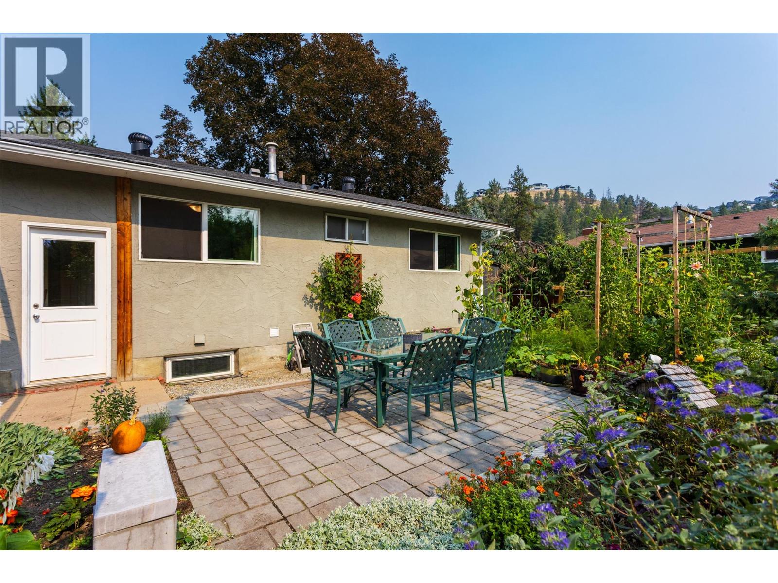 1257 Rio Drive