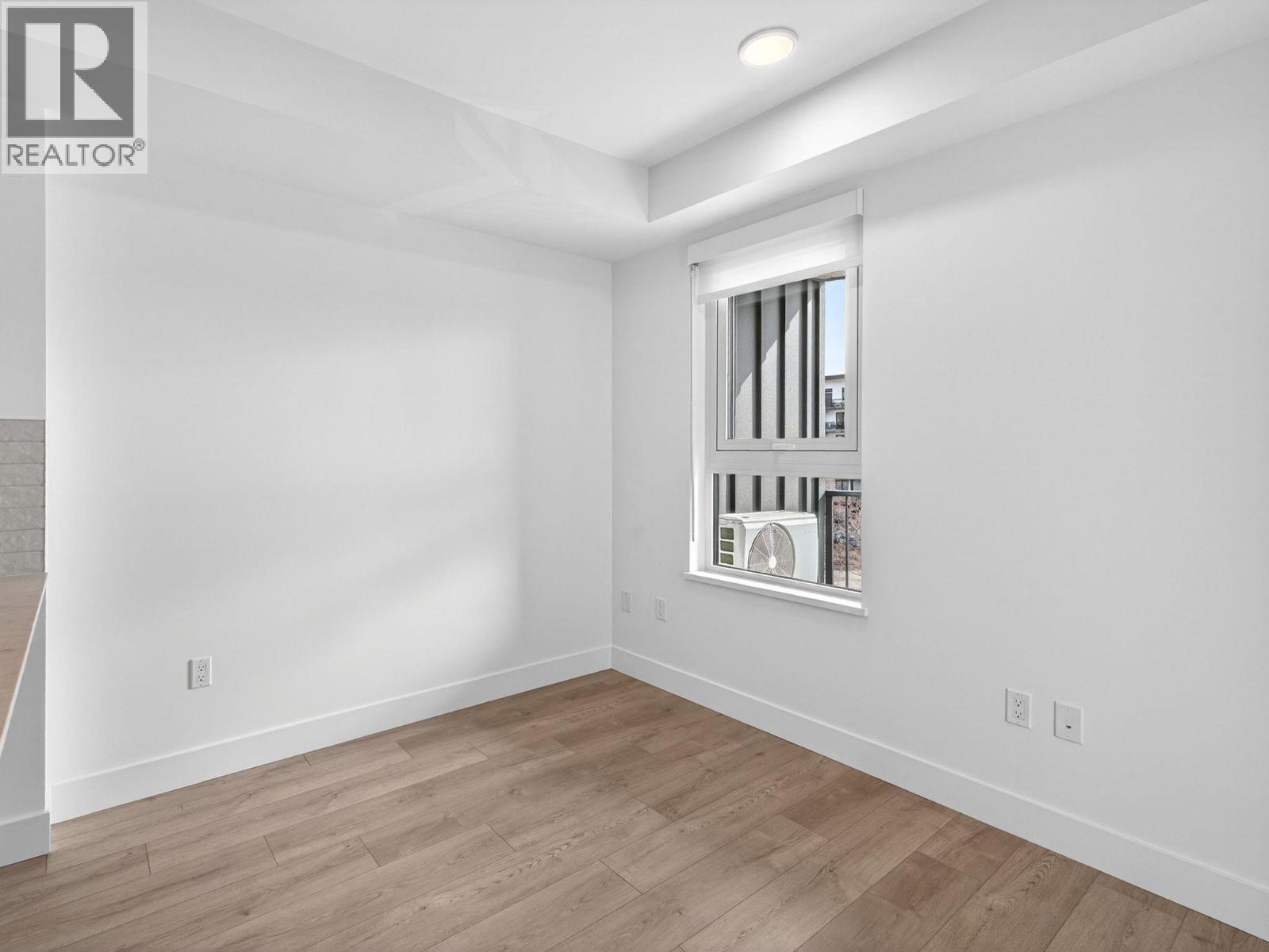 620 Coronation Avenue Unit# 404