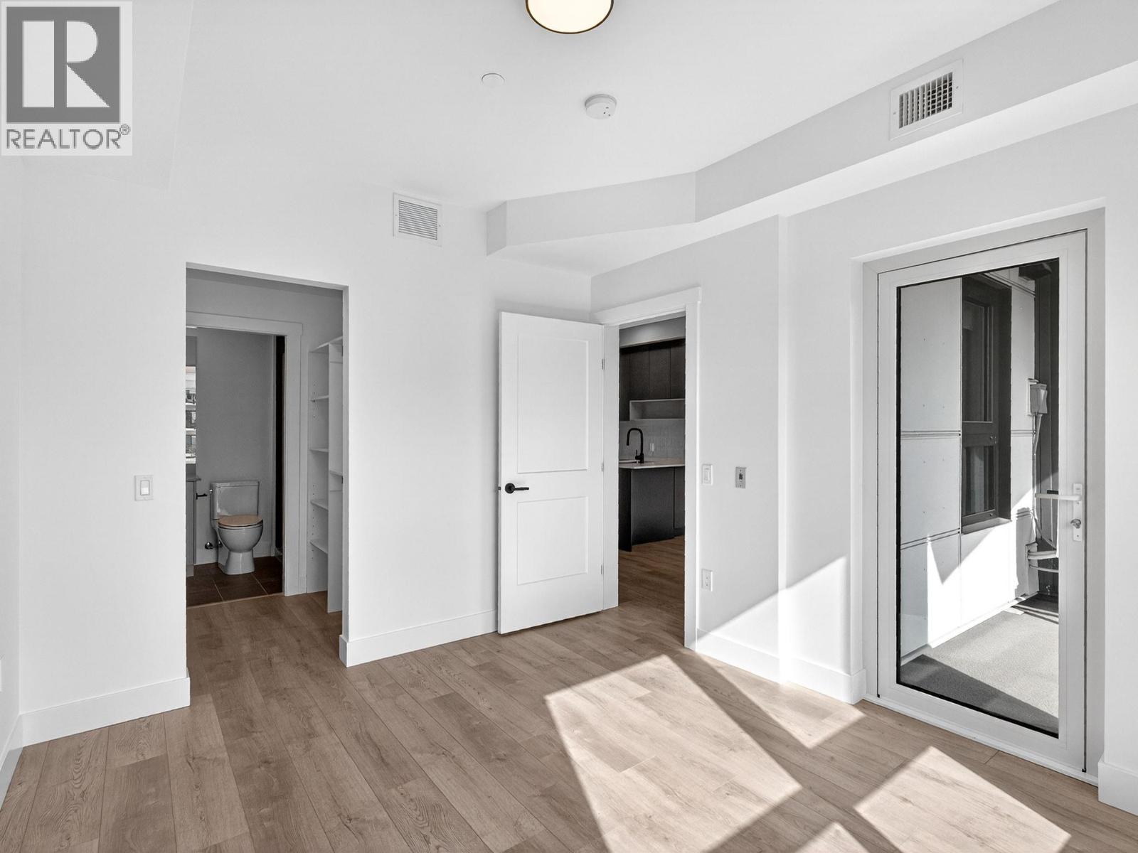 620 Coronation Avenue Unit# 404