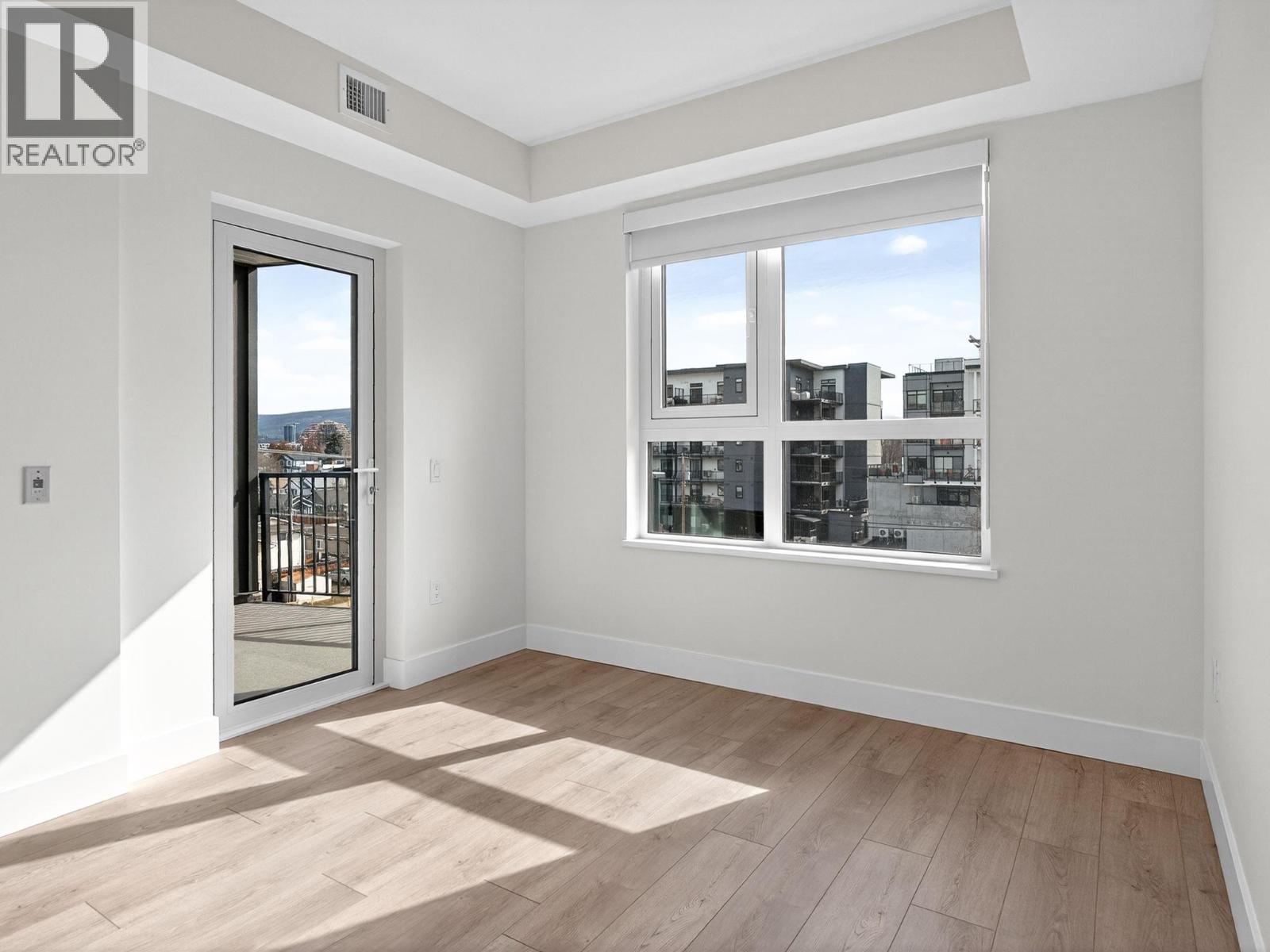 620 Coronation Avenue Unit# 404