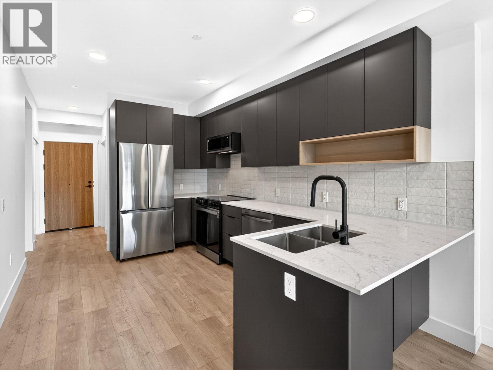 620 Coronation Avenue Unit# 404