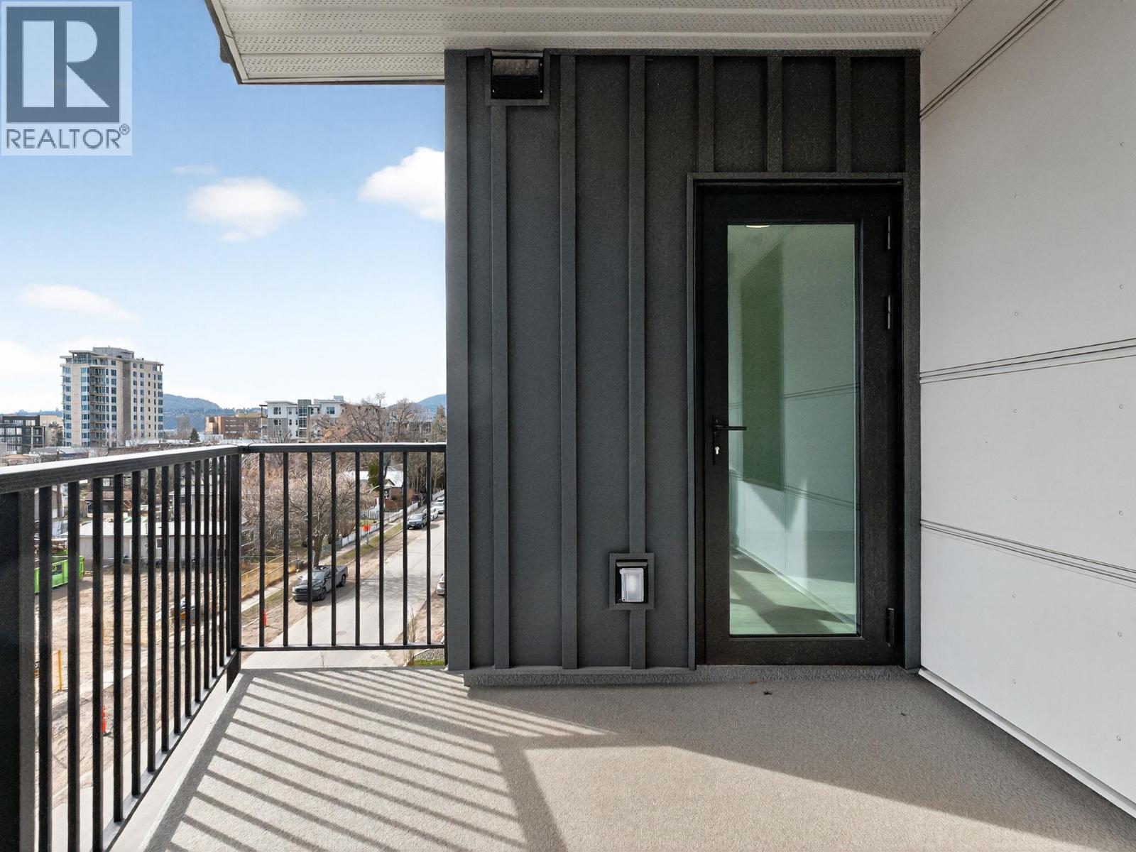 620 Coronation Avenue Unit# 404