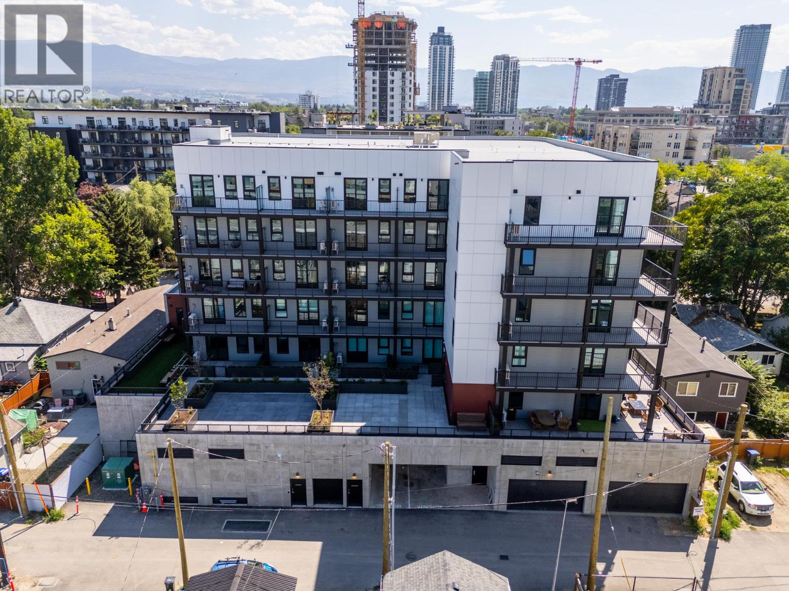 620 Coronation Avenue Unit# 404