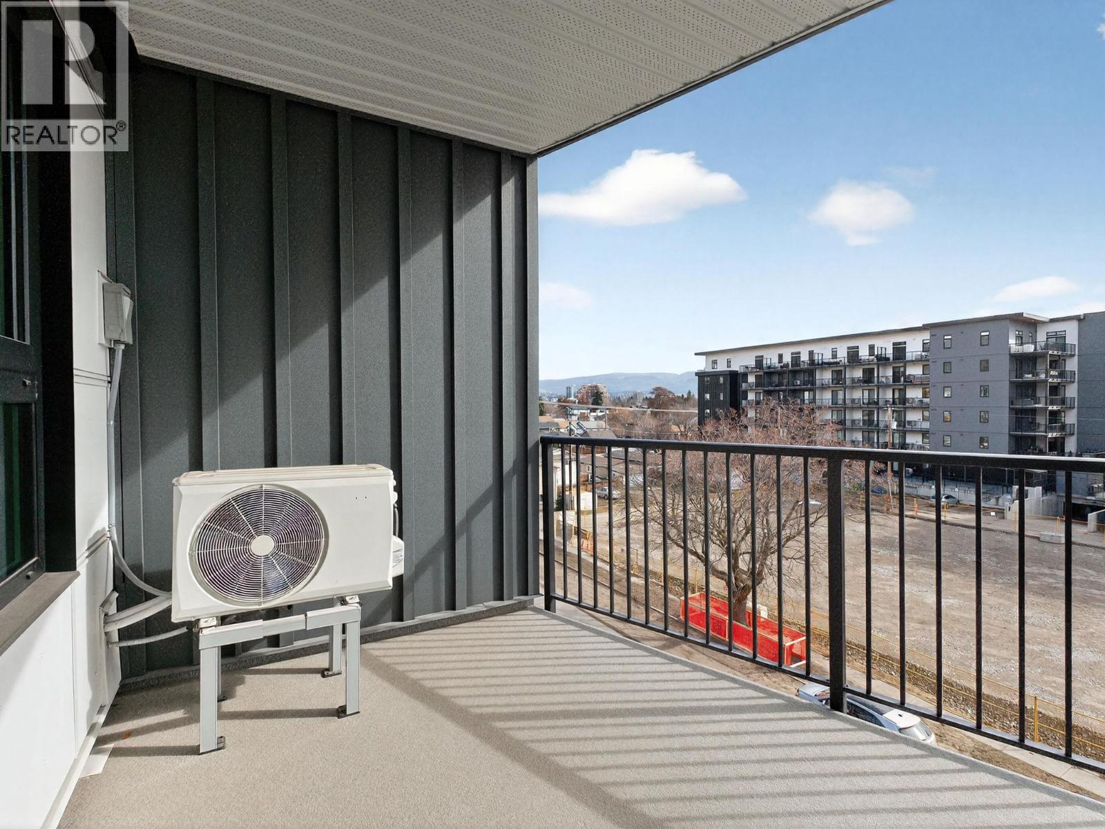 620 Coronation Avenue Unit# 404