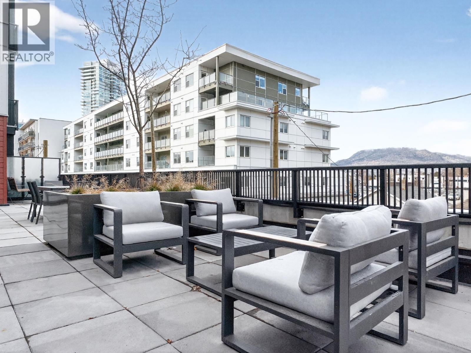 620 Coronation Avenue Unit# 404