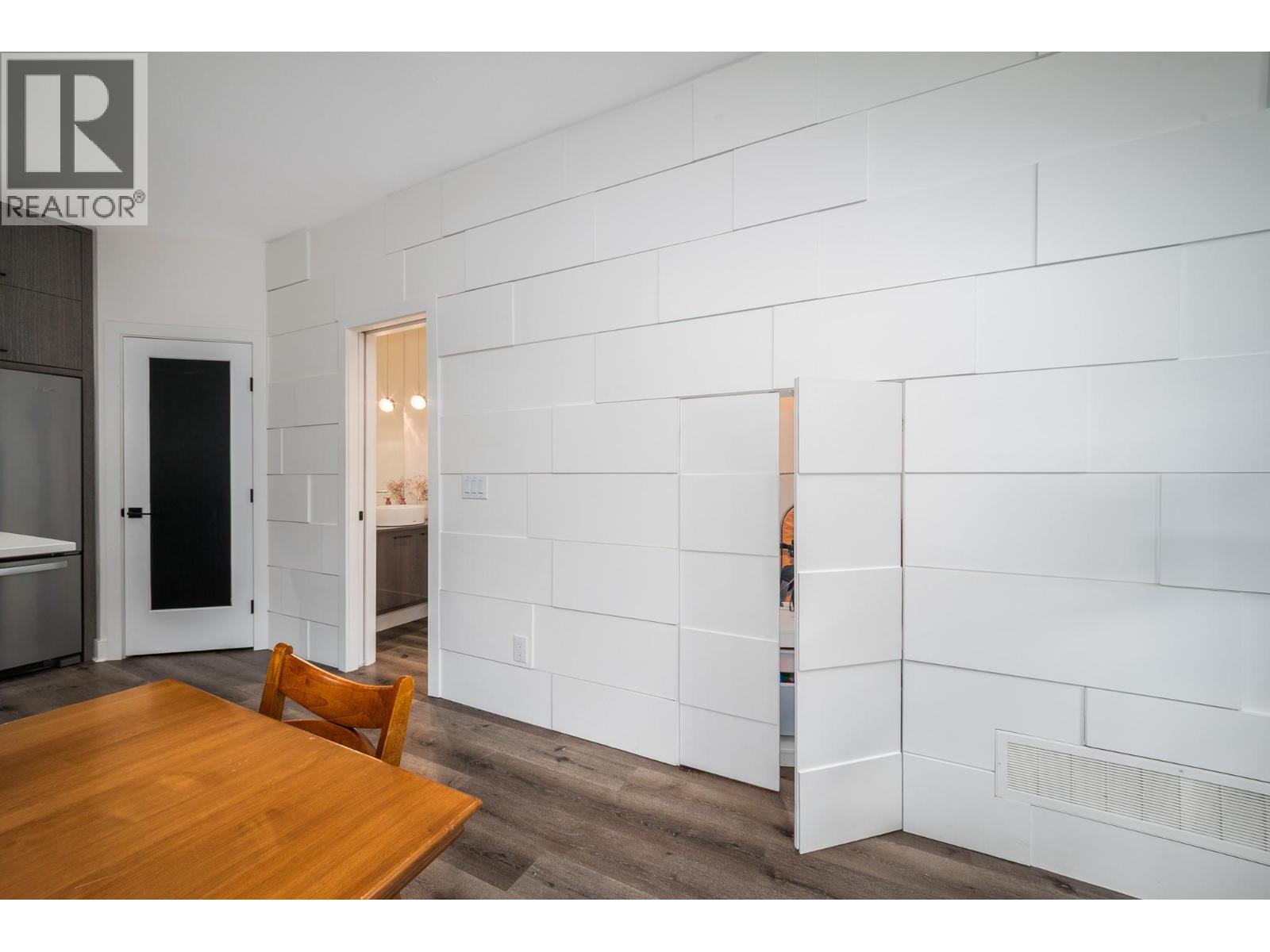 805 Burne Avenue Unit# 4