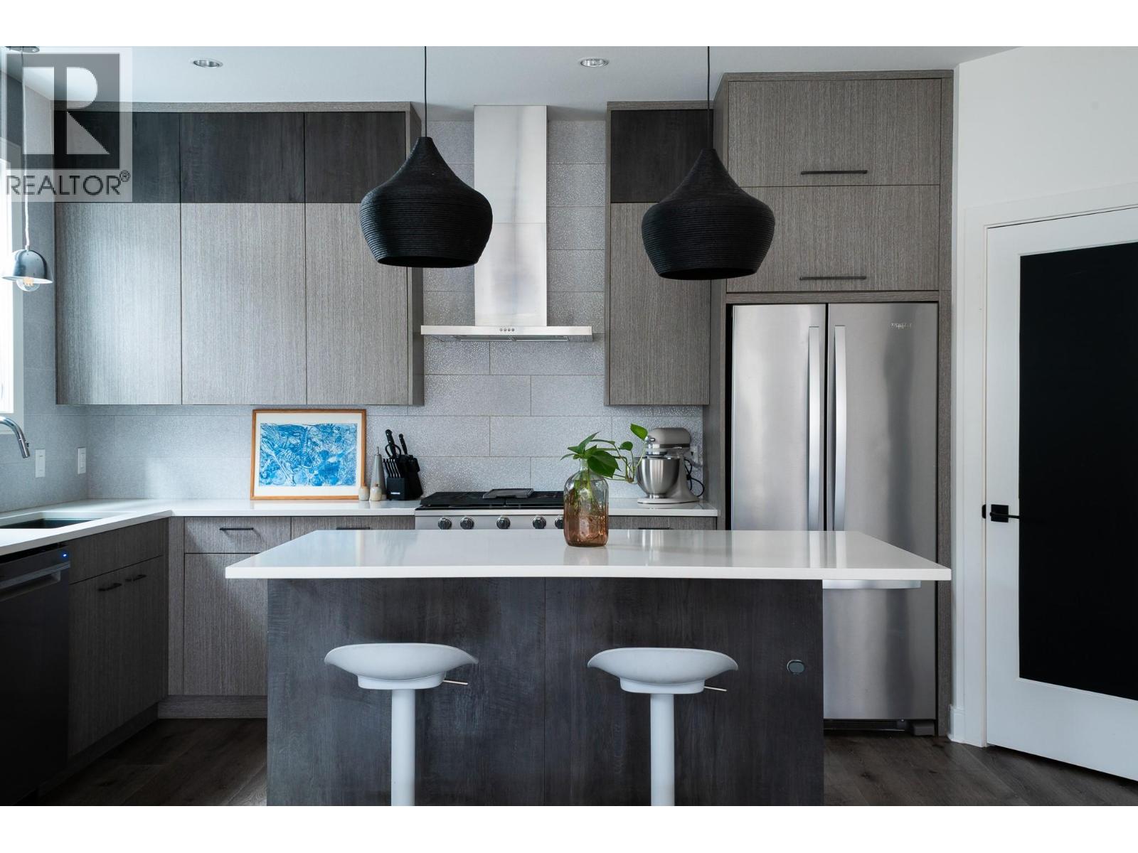 805 Burne Avenue Unit# 4
