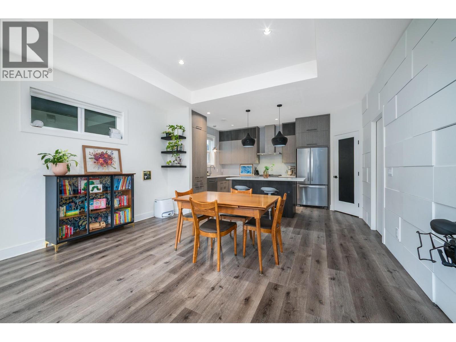 805 Burne Avenue Unit# 4