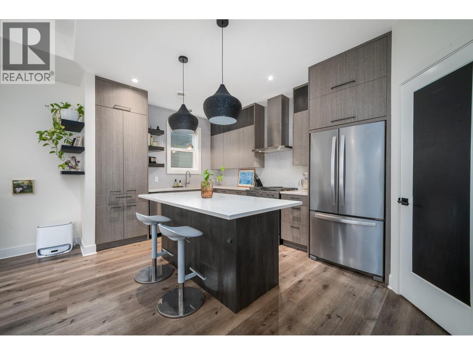 805 Burne Avenue Unit# 4