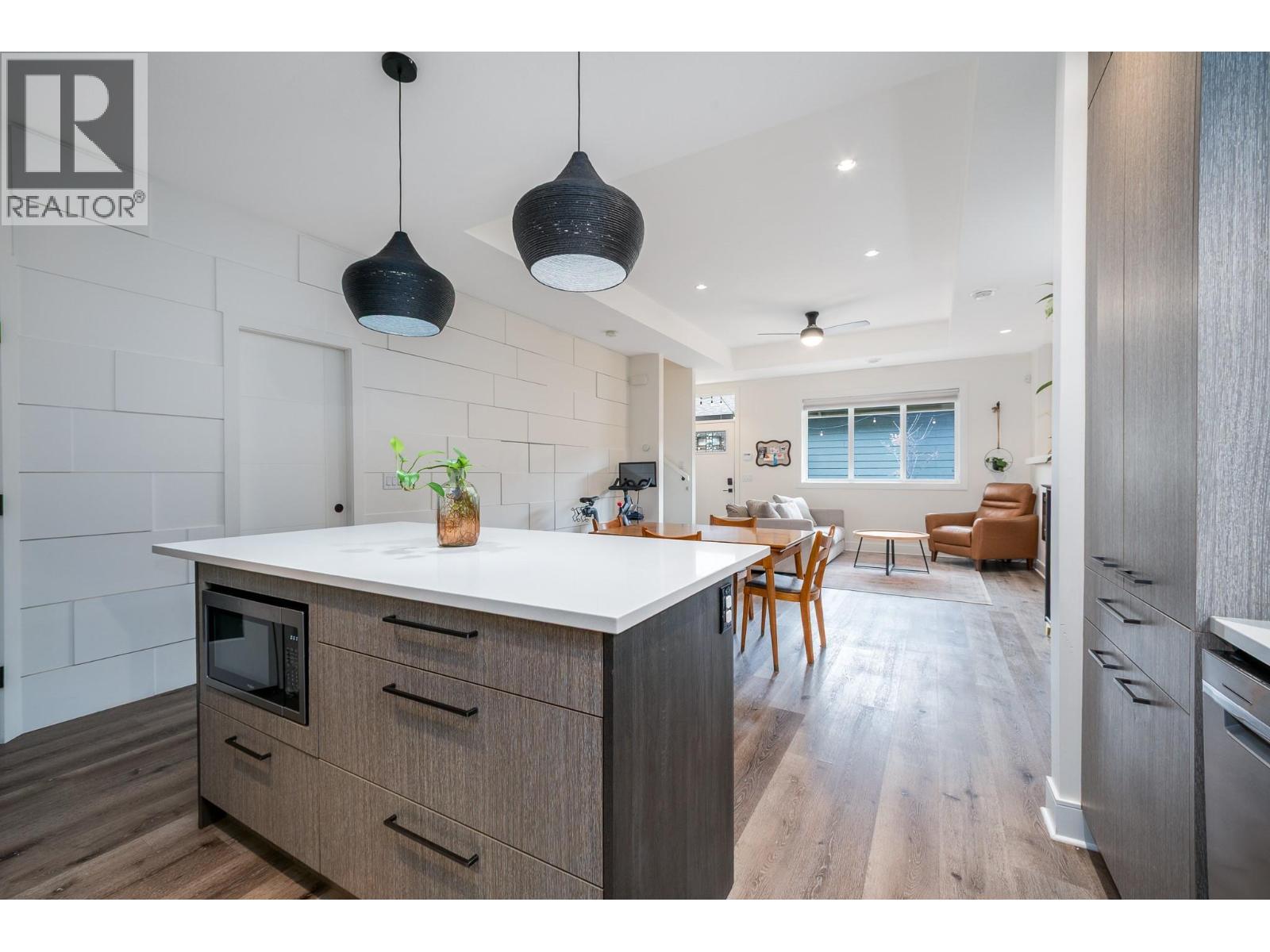 805 Burne Avenue Unit# 4