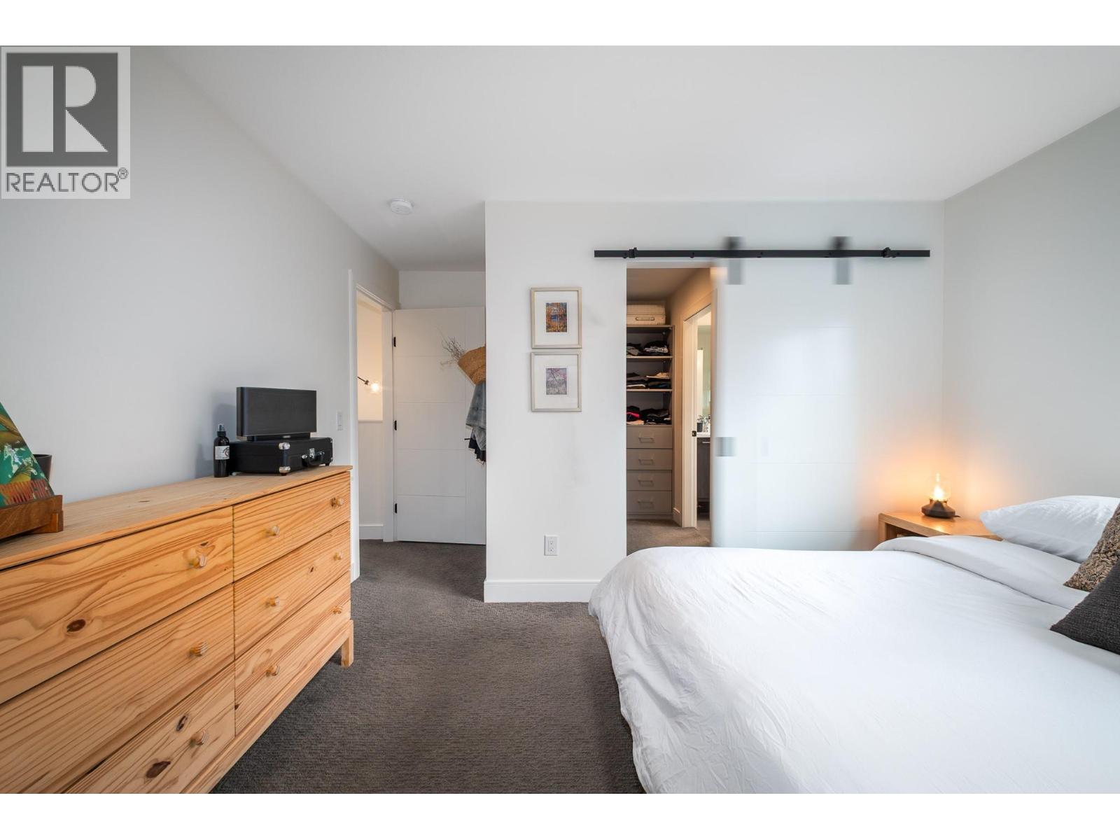 805 Burne Avenue Unit# 4