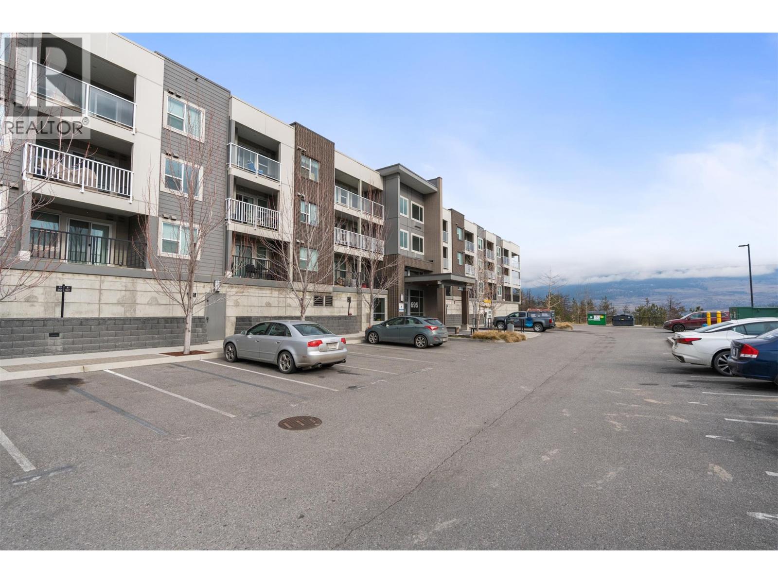 695 Academy Way Unit# 122